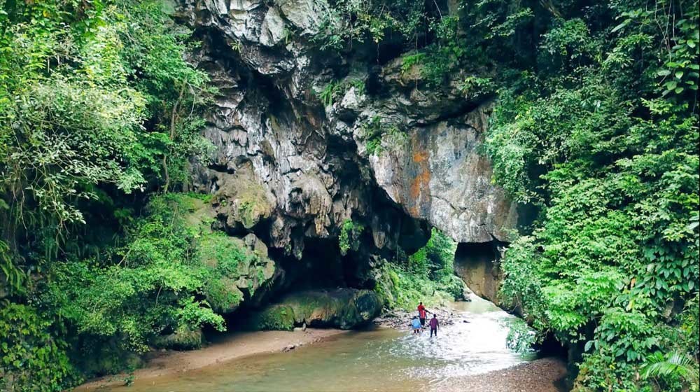 Khám phá Hang đá Dak Tuar ở Đắk Lắk