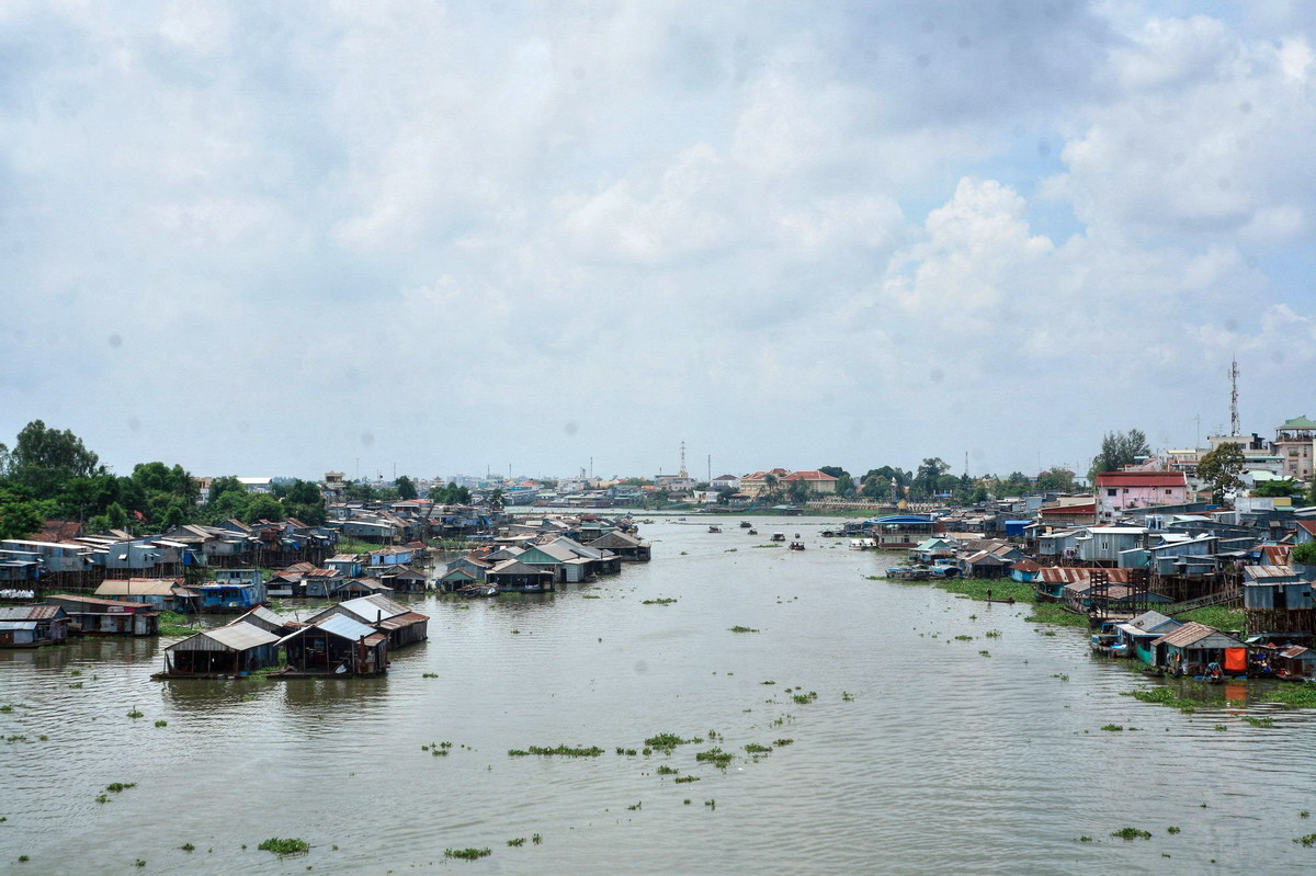 Làng nổi Châu Đốc