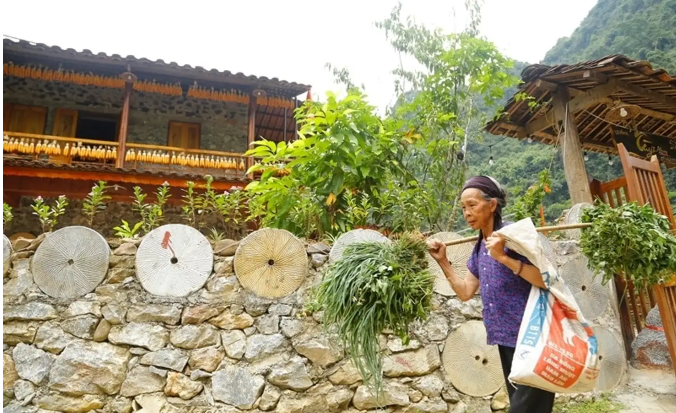 Khuoi Ky ancient stone village