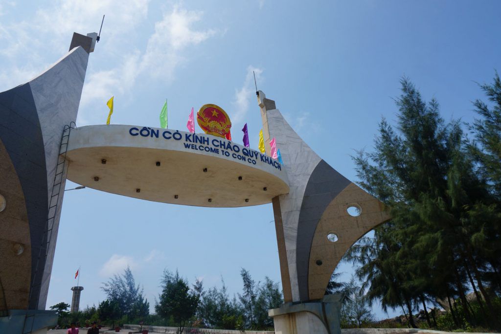 Welcome gate of Con Co tourist area