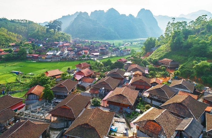 Go to Quynh Son Lang Son Village to see the ancient stilt house architecture.