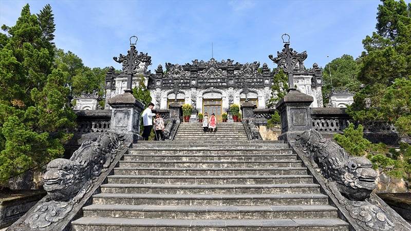 HUE (KHAI DINH TOMB - HUE COLD CAPITAL - THIEN MU Pagoda)