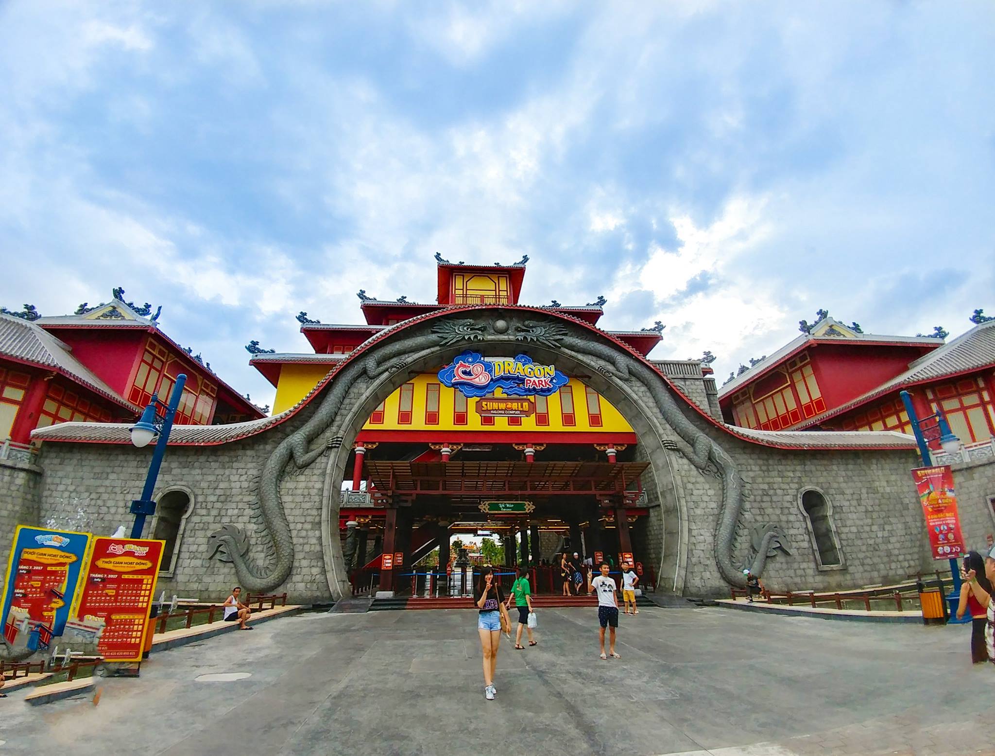 Gate to Sun World Quang Ninh amusement park