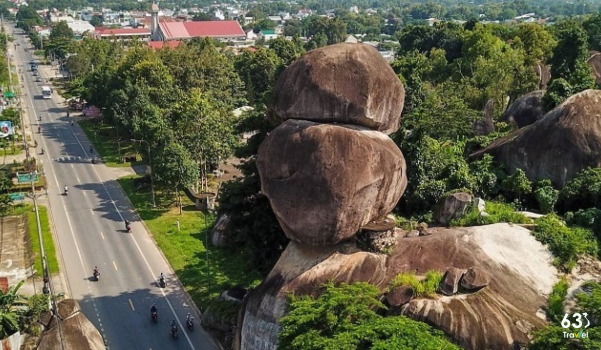 Khám phá kiệt tác hàng triệu năm hình thành ngọn núi Đá Ba Chồng