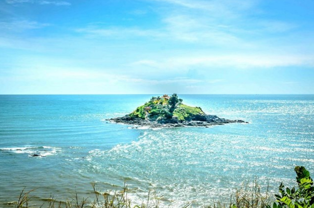 Mysterious underwater path leading to Hon Ba Temple