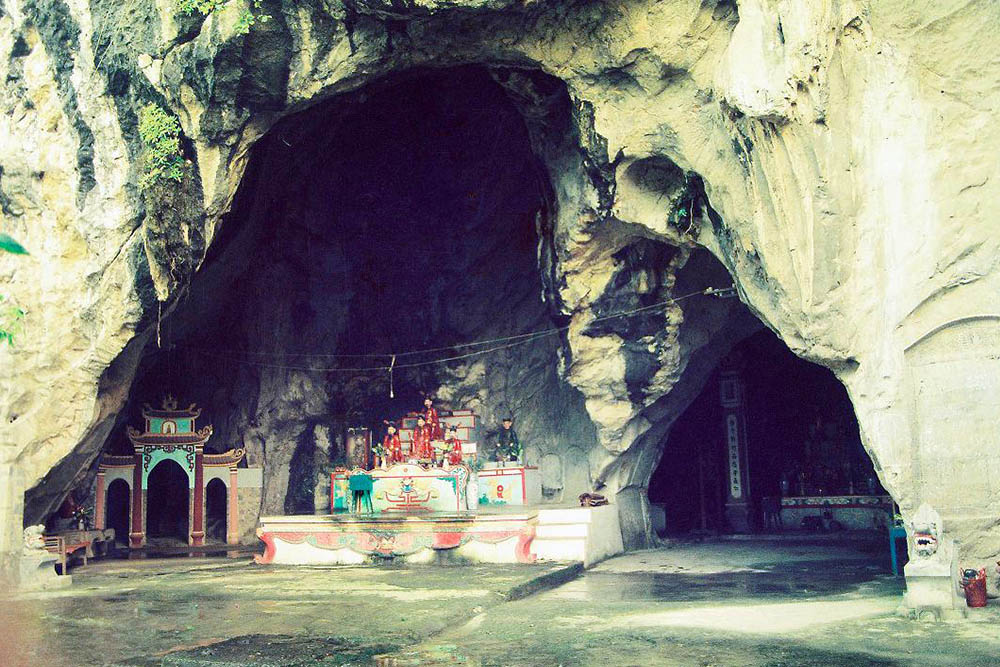 Pagoda – Kinh Chu Cave