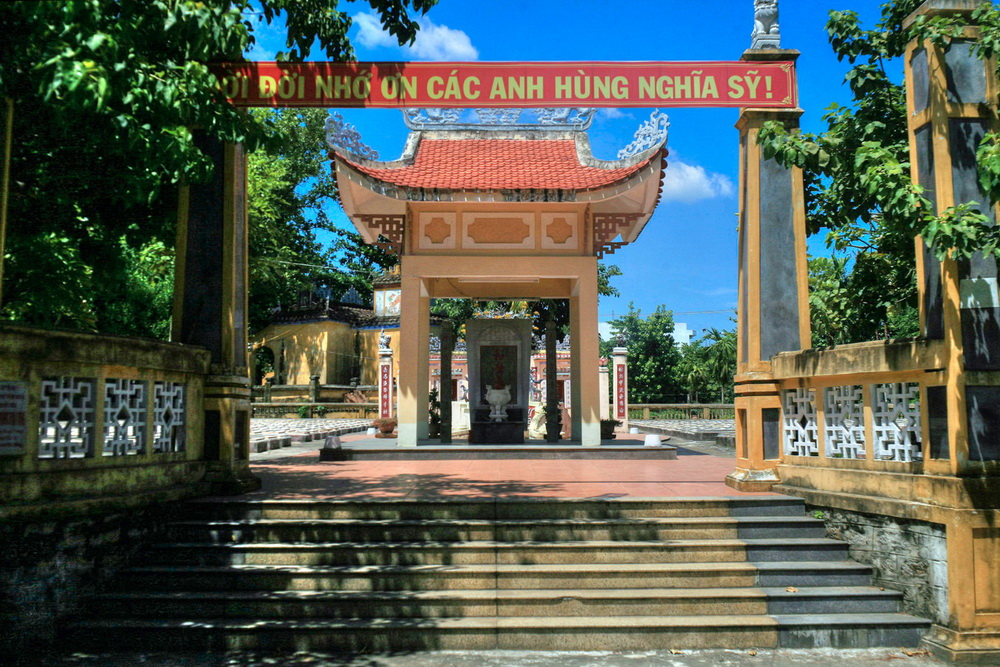 Trung Hoa 묘지 (Khue Trung 묘지)