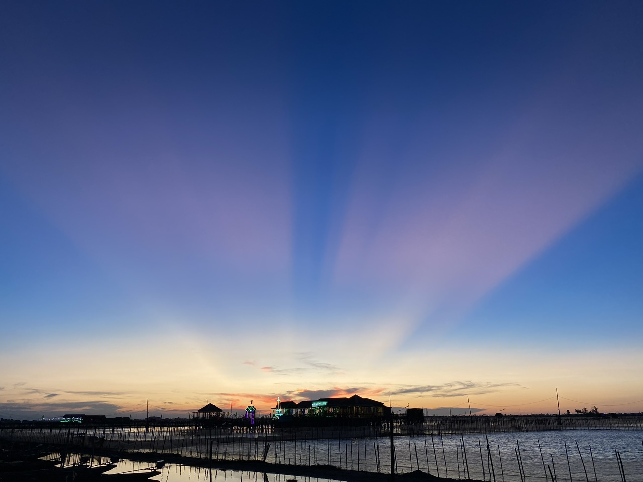 Afternoon on Tam Giang lagoon