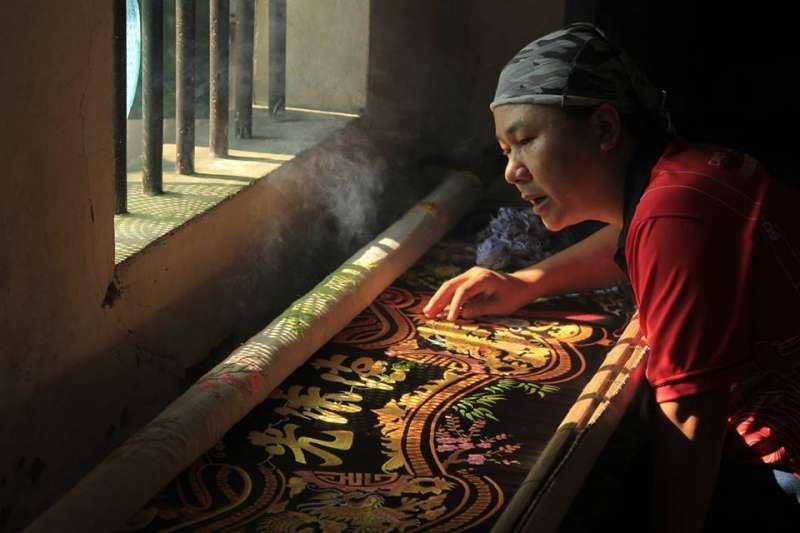 Thanh Ha lace embroidery village