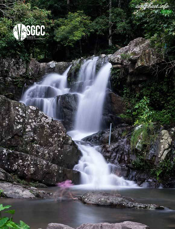 Hang Gong - Khe Nuong Strawberry Waterfall.