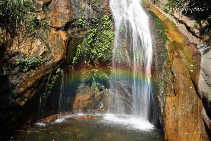 Van Mo waterfall (Waterfall hut)