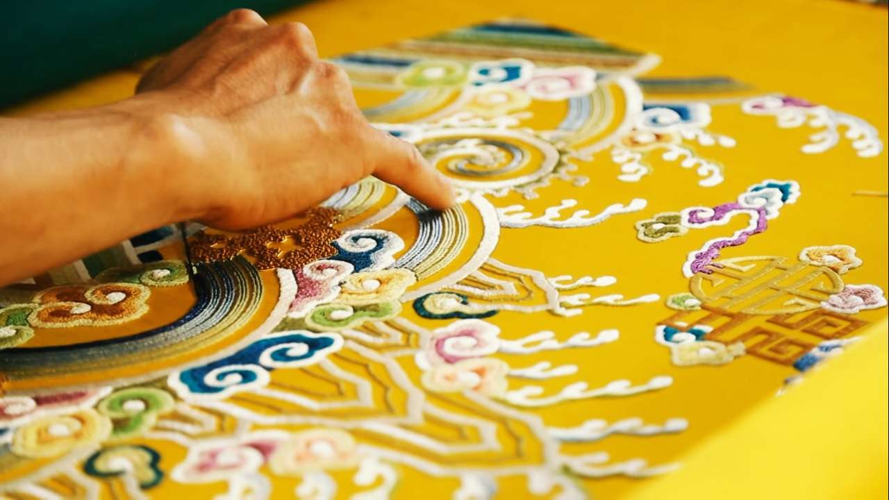 Thanh Ha lace embroidery village