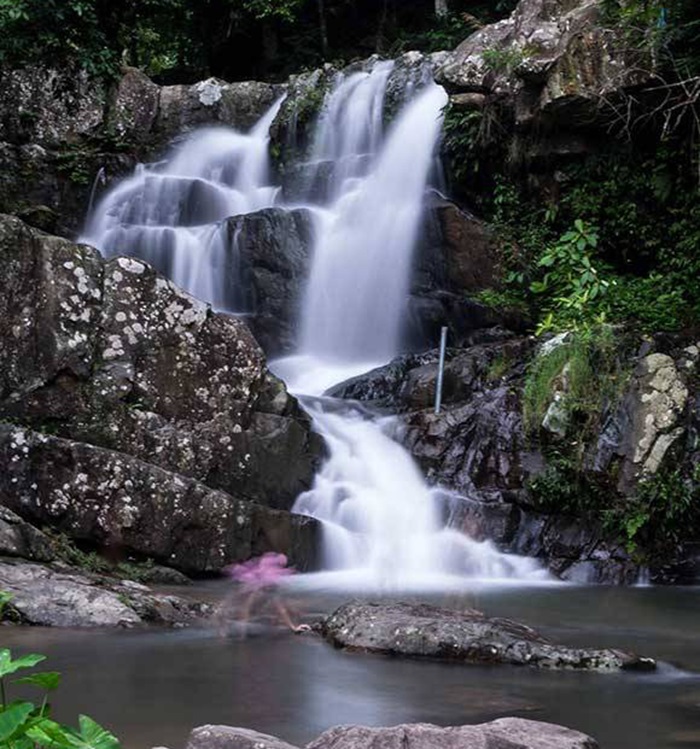 Hang Gong - Khe Nuong Strawberry Waterfall.