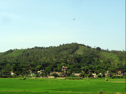 Tham Mountain (Dau Rong mountain)