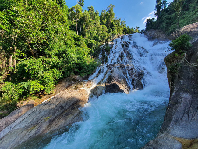 Ma Hao Waterfall