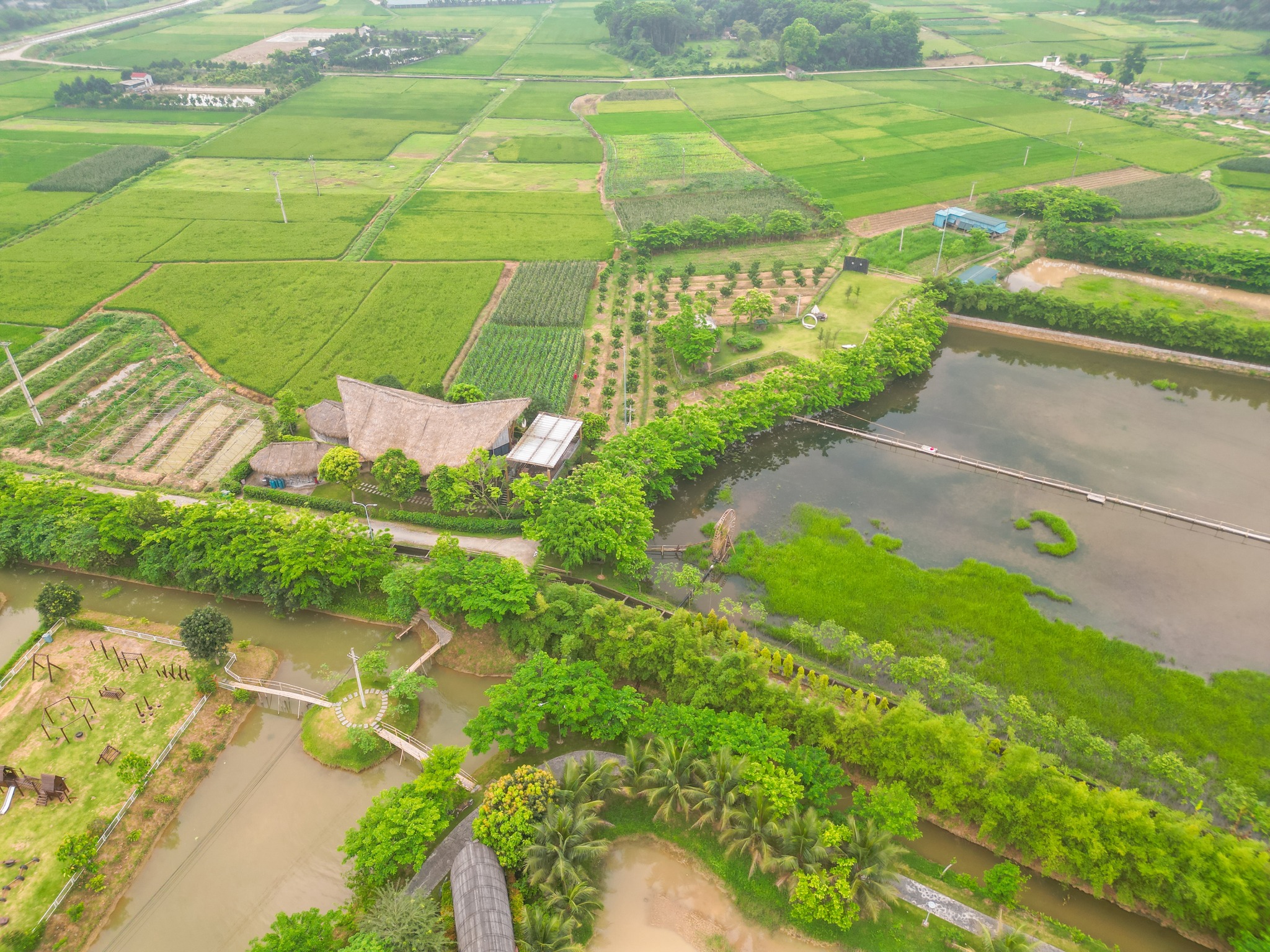 Yen Trung Tourist Village