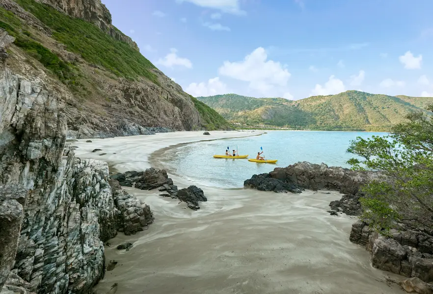 The sloping land is one of the 7 most beautiful beaches in Con Dao today, located only 4 km from the center of Con Dao east.