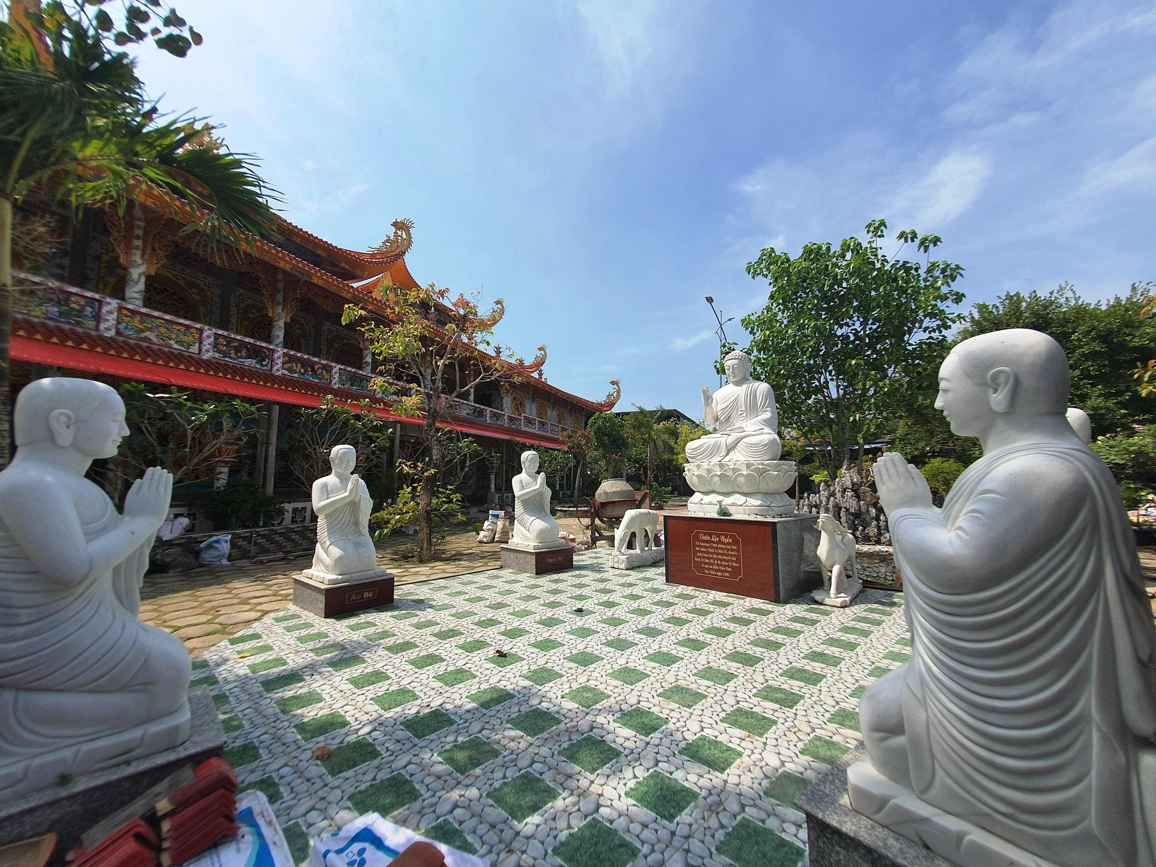 Zen Lam Pagoda