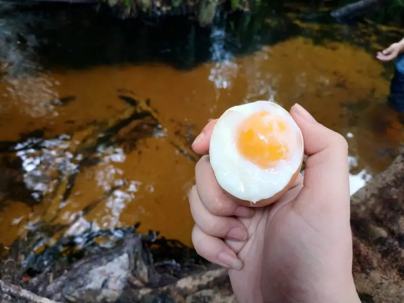 Bung Thi Hot Spring