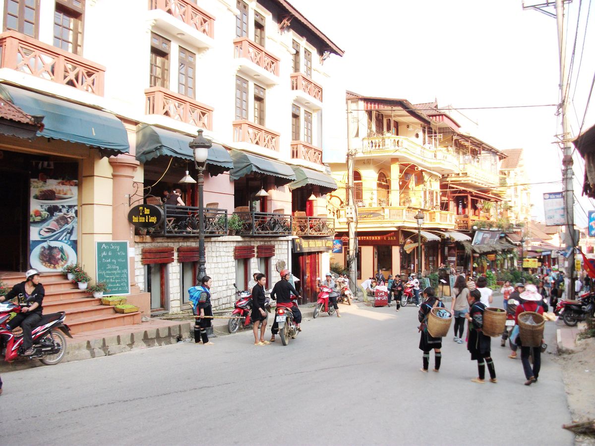 Phố Cầu Mây Sapa