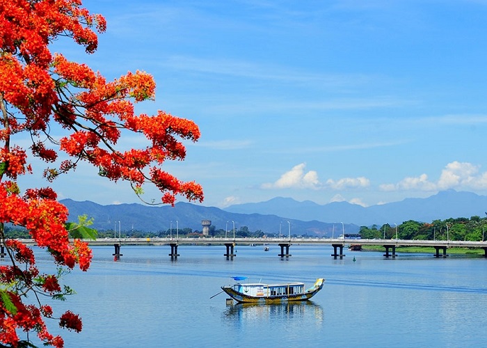 Huong River