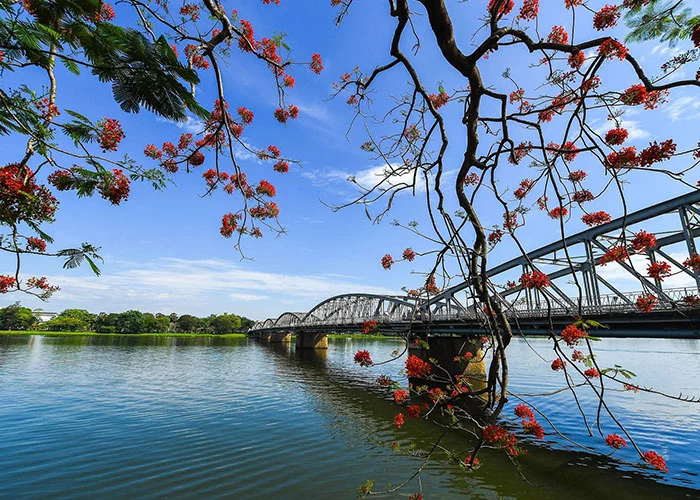 Huong River