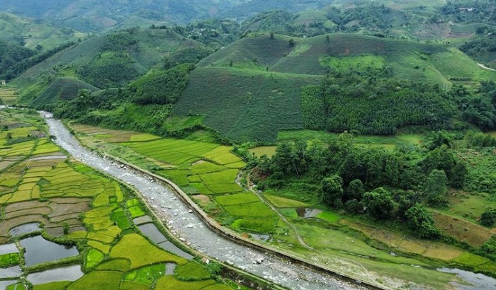Suối nước nóng Bản Mạc