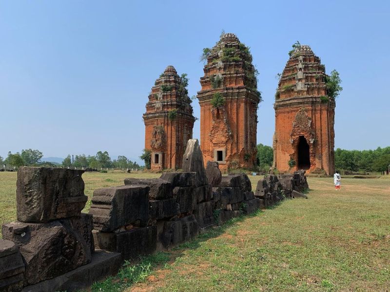 Duong Long Tower